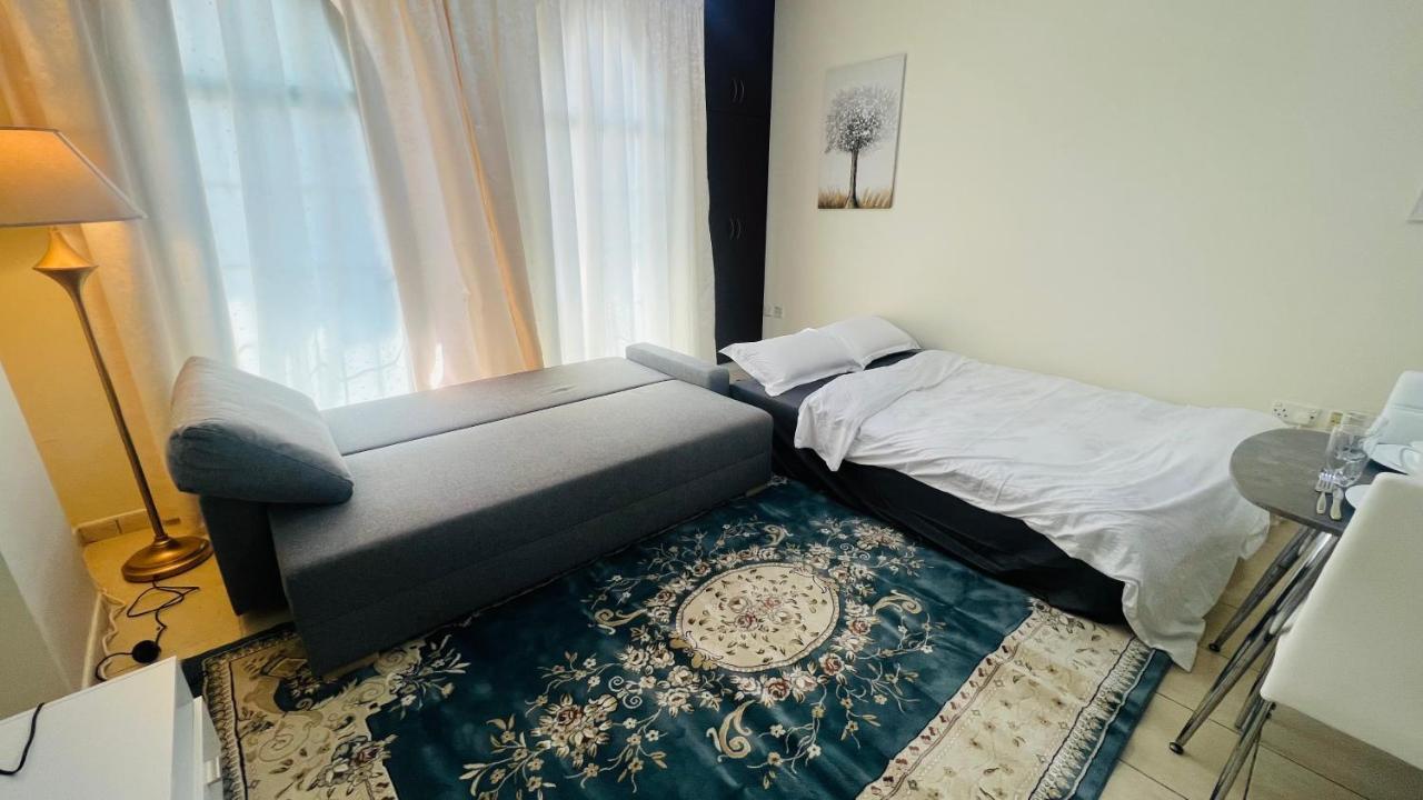 Newly Furnished Cozy One Bed Room Apartment 2 Bathroom City View Dubai Exterior photo